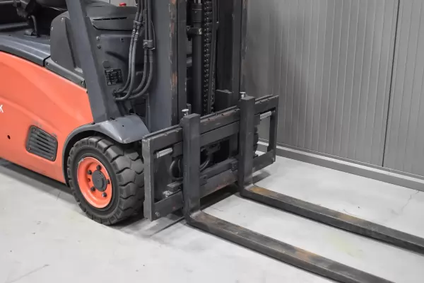 LINDE E 16 P - 01