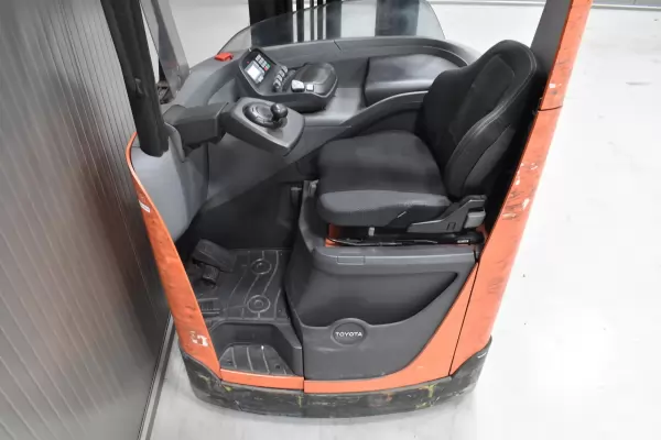 TOYOTA RRE 140 H