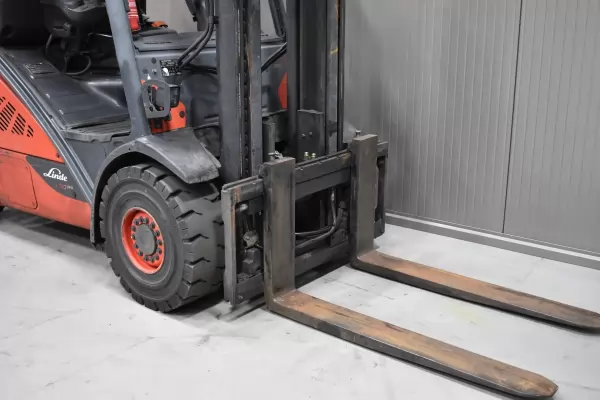 LINDE H 30 T - 02