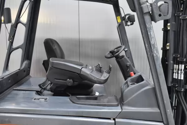LINDE E 25 L - 01