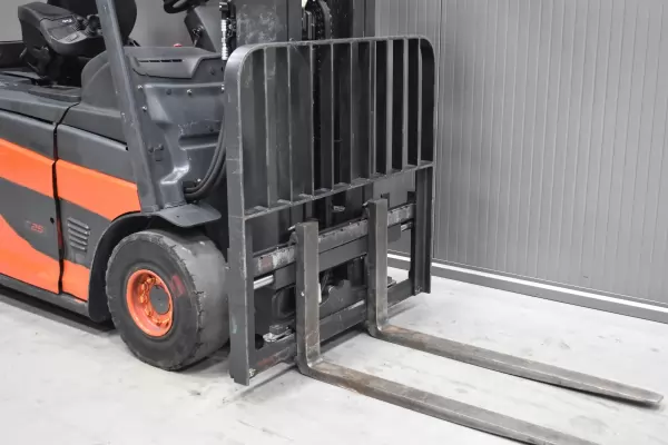 LINDE E 25 L - 01