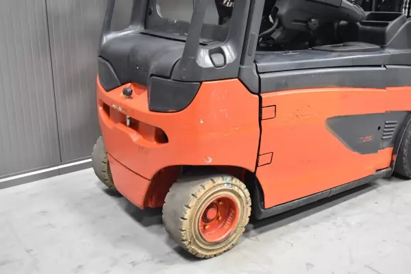 LINDE E 25 L - 01