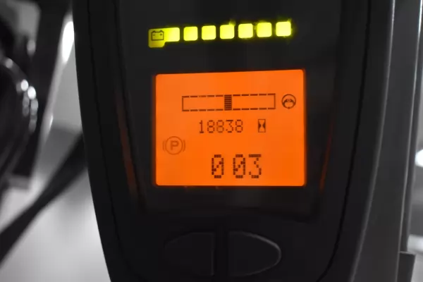 LINDE E 25 L - 01