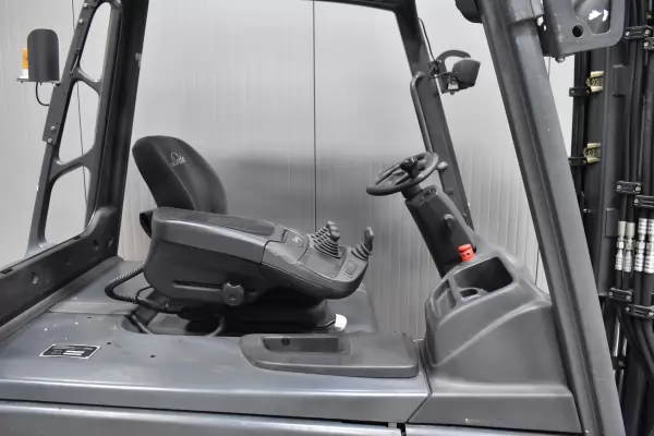 LINDE E 25 L - 01