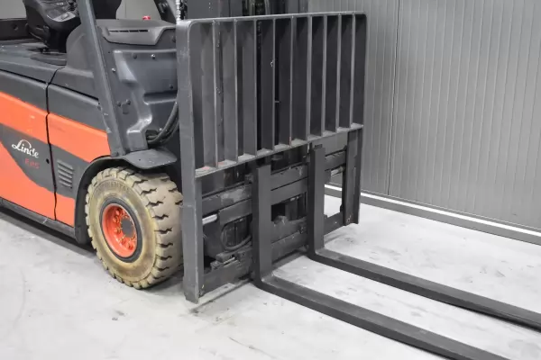 LINDE E 25 L - 01