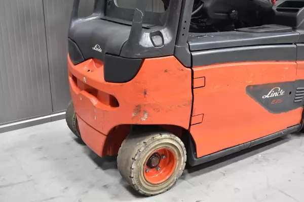 LINDE E 25 L - 01