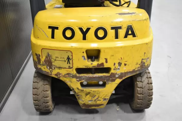 TOYOTA 8FBM20T