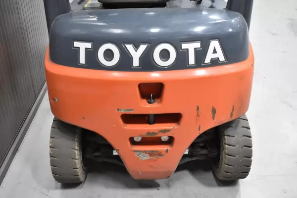TOYOTA 8FBM16T