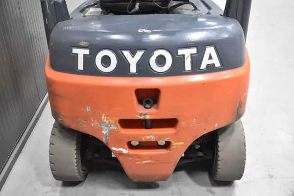 TOYOTA 8FBM16T