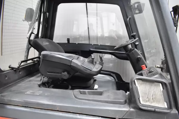 LINDE E 30 L - 01