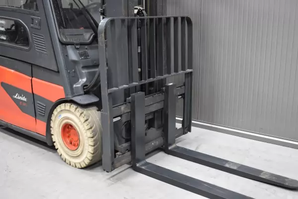 LINDE E 30 L - 01