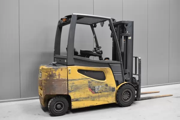 CATERPILLAR 2EP6000