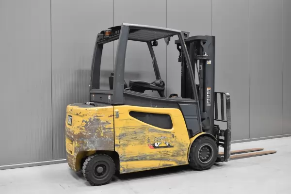 CATERPILLAR 2EP6000