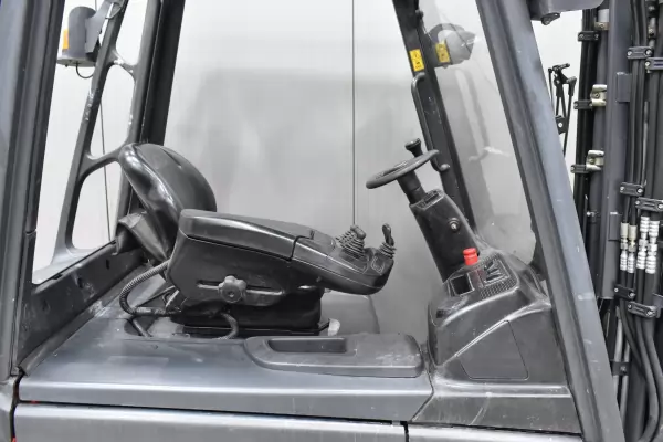 LINDE E 30 - 01