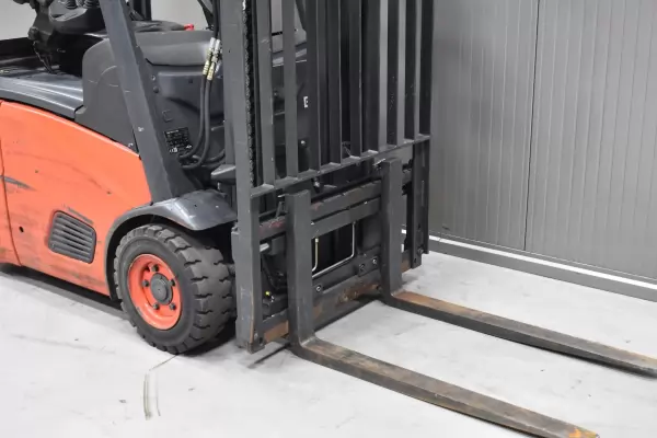 LINDE E 12 - 01