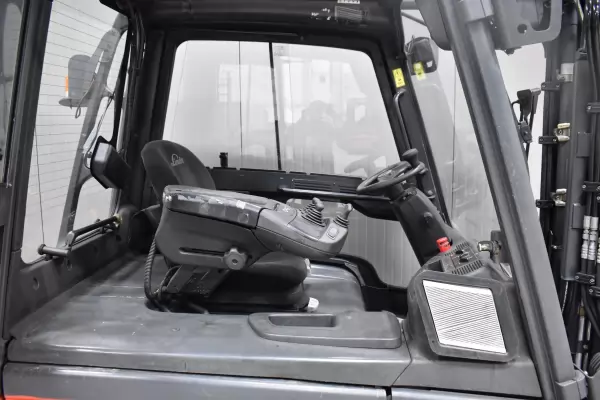 LINDE E 25 L - 01