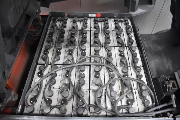 LINDE E 25 L - 01
