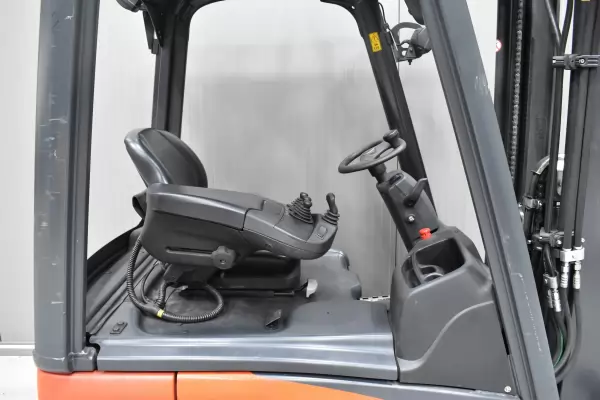 LINDE E 15 - 02