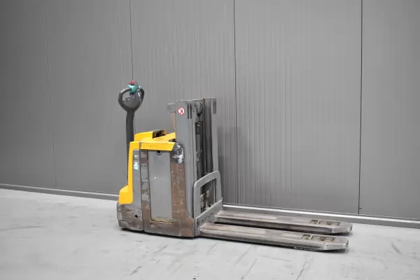 JUNGHEINRICH EJD 220
