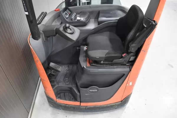 TOYOTA RRE 140 H