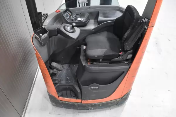 TOYOTA RRE 140 H