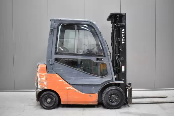 TOYOTA 02-8FDF18