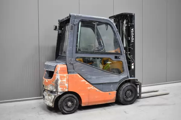 TOYOTA 02-8FDF18