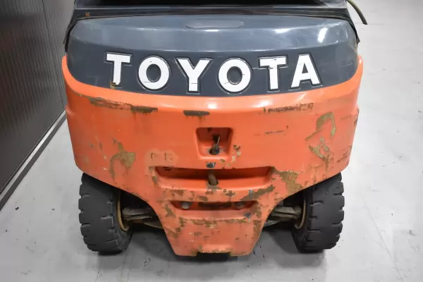 TOYOTA 8FBMT25