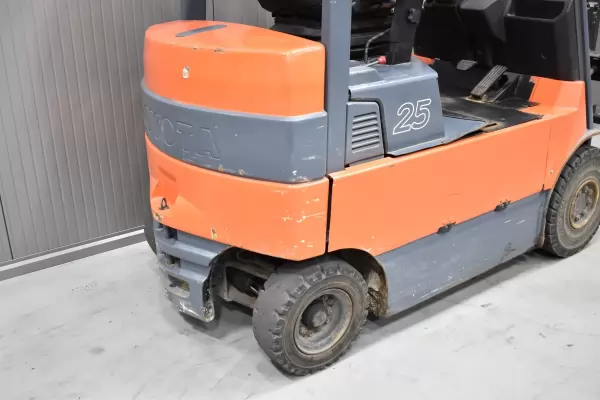 TOYOTA 7FBMF25
