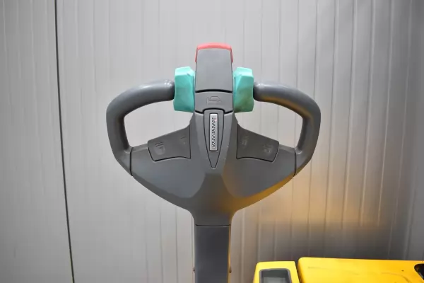 JUNGHEINRICH EJD 220