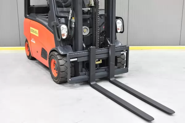 LINDE E 16 P - 01