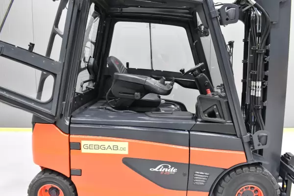 LINDE E 25 L - 01