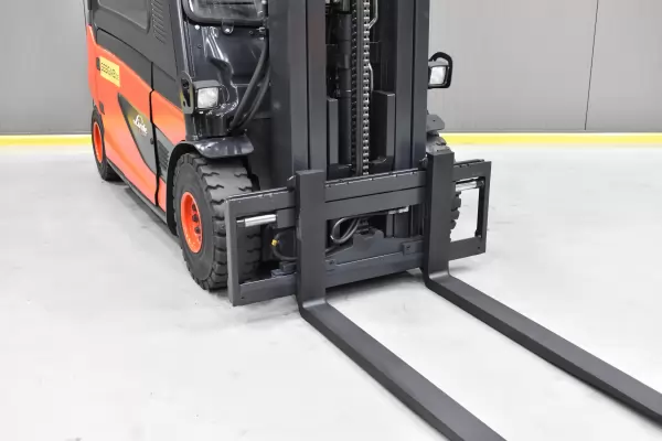 LINDE E 25 L - 01