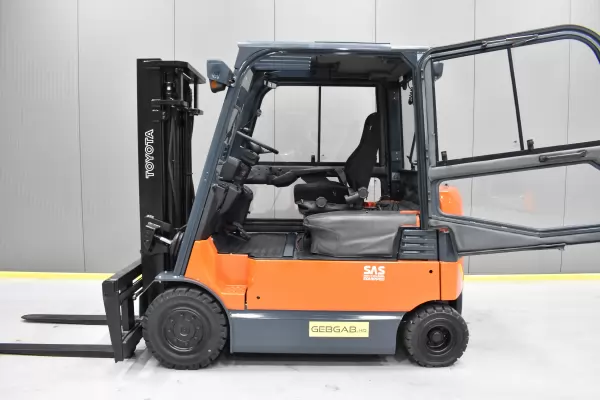 TOYOTA 7FBMF30