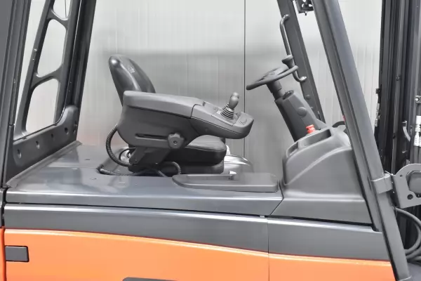 LINDE E 35 L - 01