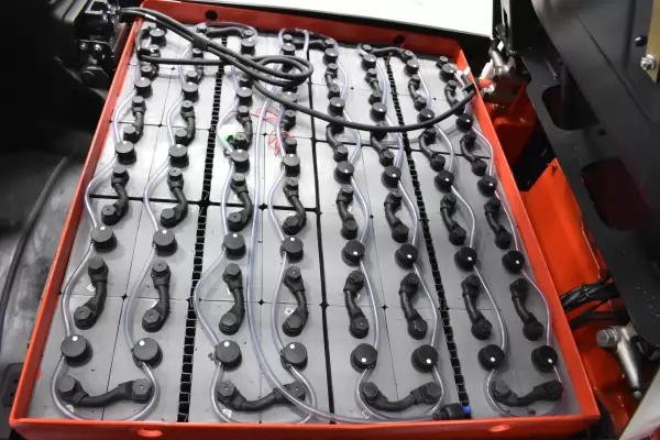 LINDE E 35 L - 01