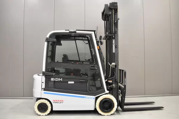 NISSAN G1Q2L30Q