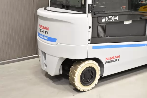 NISSAN G1Q2L30Q