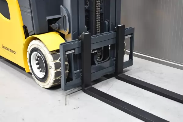 CATERPILLAR 2EPC6000